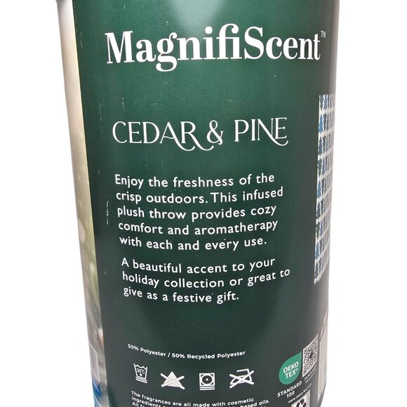 Magnifiscent Plush Throw Blanket Cedar & Pine Scent Infused 50 in X 60 in Soft - Picture 5 of 6